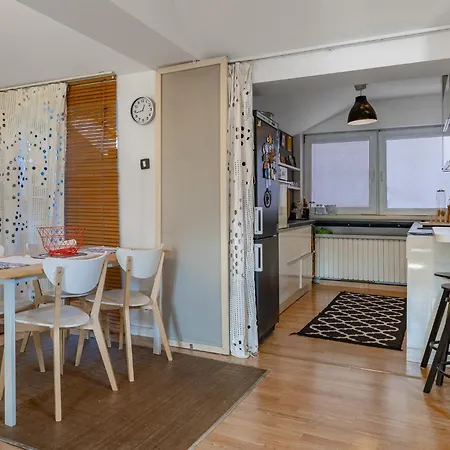 Design Loft In The Heart Of شقة سكوبجي